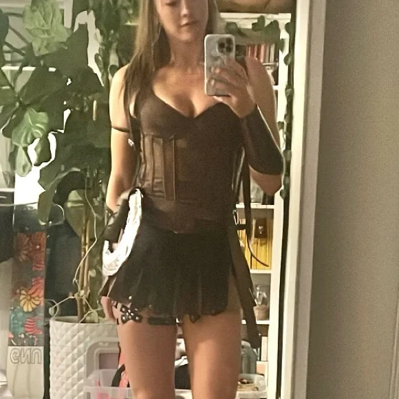 Zena Warrior Princess Halloween costume - Picture 4 of 4